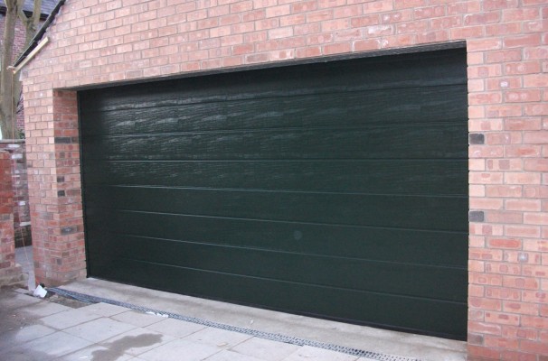 EPU 40 M ribbed Insulated Sectional Door