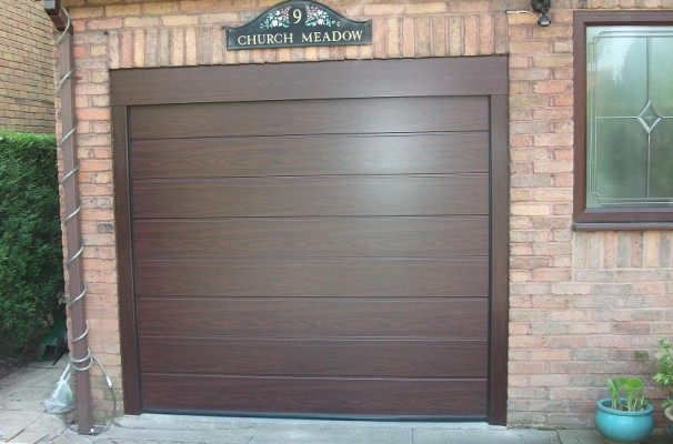 LPU40 M ribbed Insulated Sectional Garage Door
